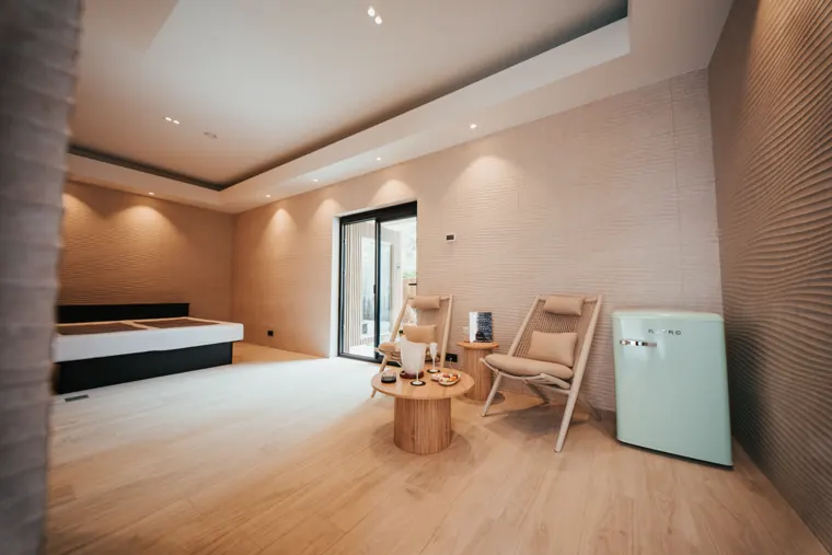 Salon détente et lit à eau du Spa Elite